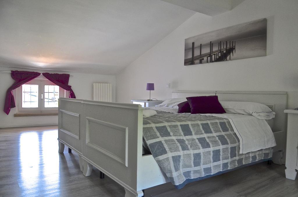 B&B Corte Del Garda Castelnuovo del Garda Rom bilde